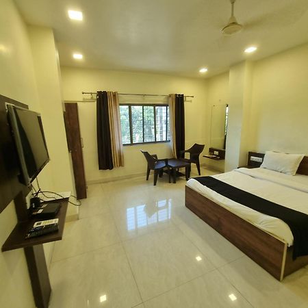 The Living Space Lonavala Exteriér fotografie