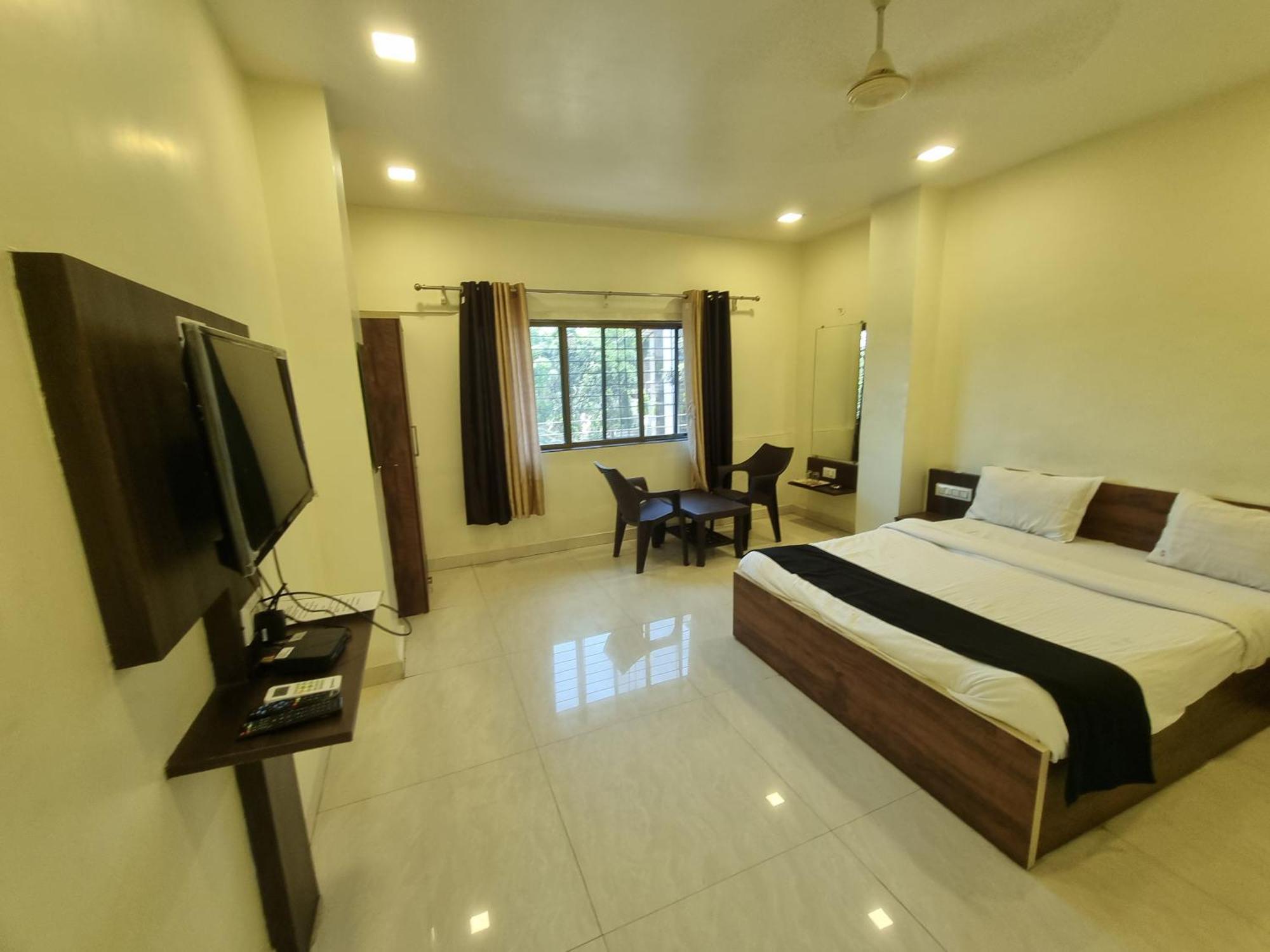 The Living Space Lonavala Exteriér fotografie